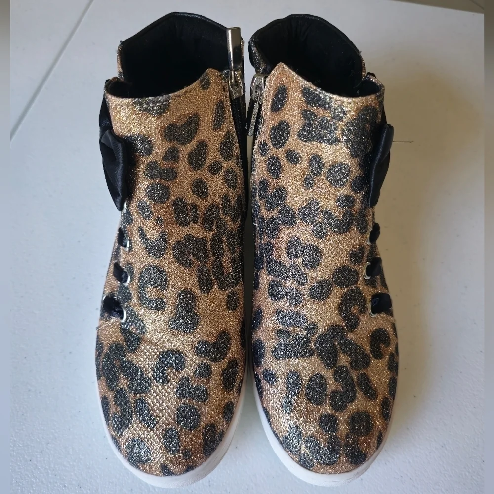 Kenneth Cole reaction leopard sneakers kids size 4